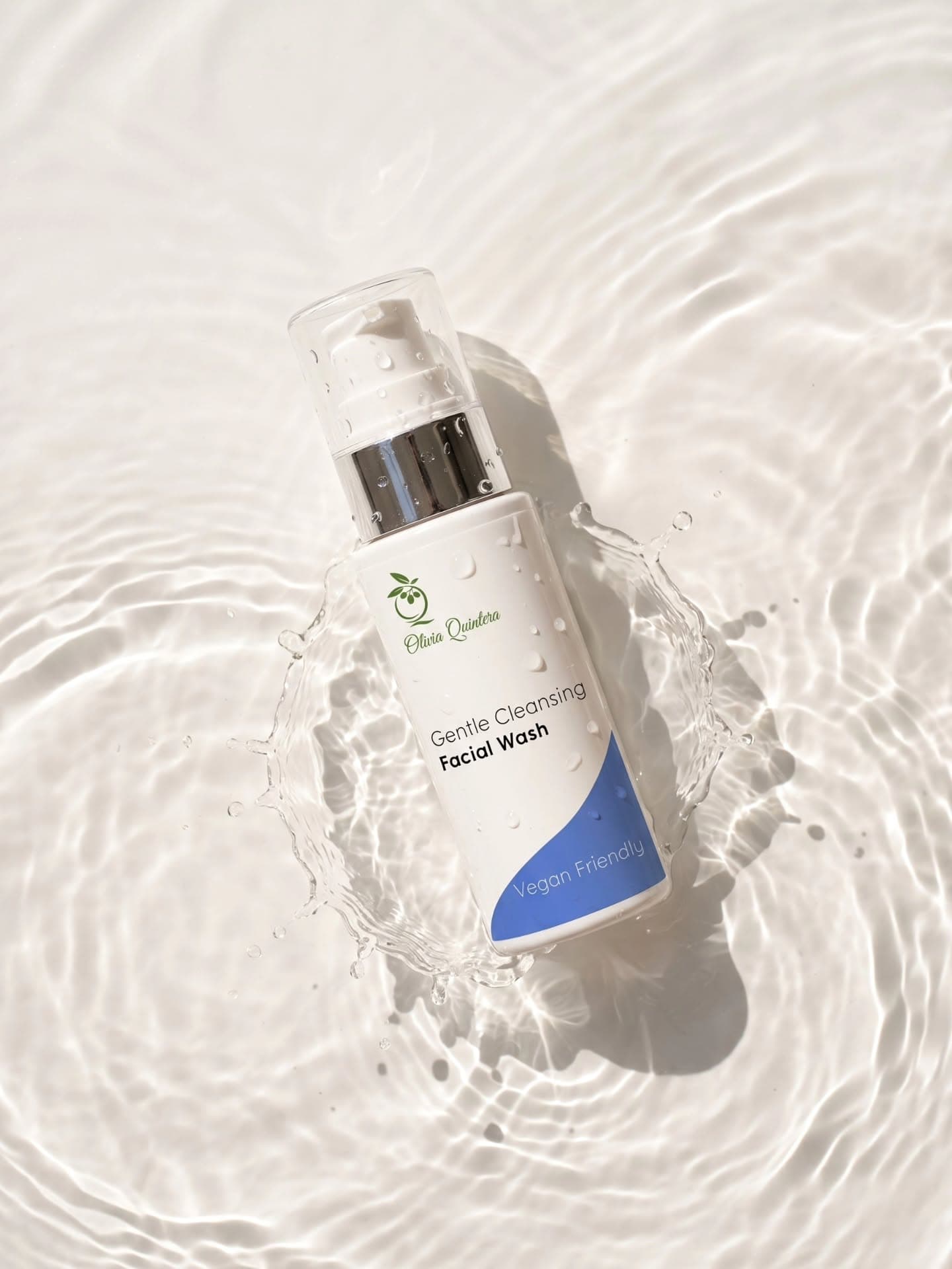 Gentle Cleansing Facial Wash, lifestyle photo