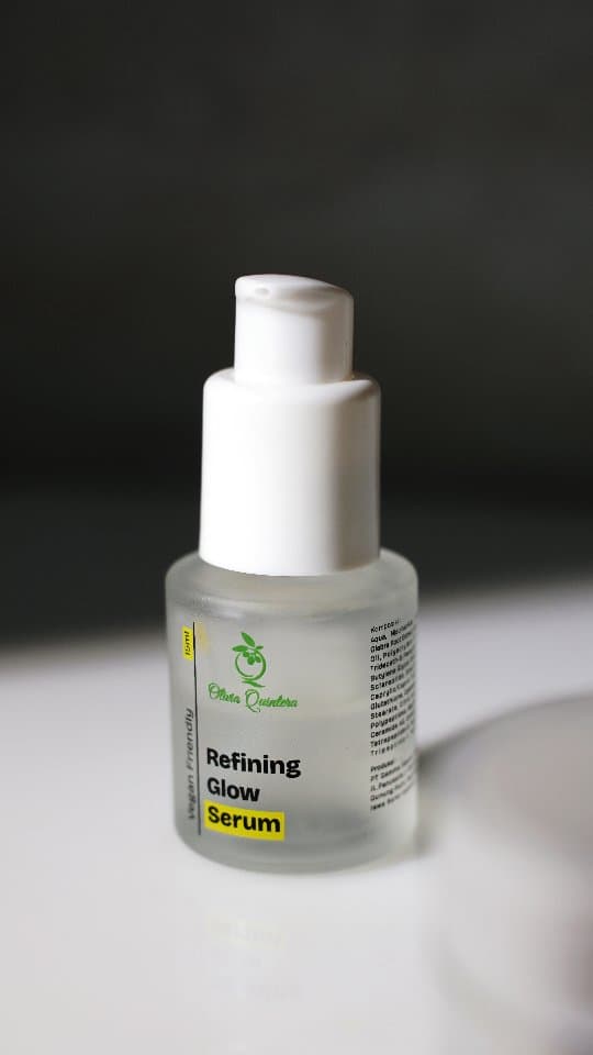 Refining Glow Serum, lifestyle photo